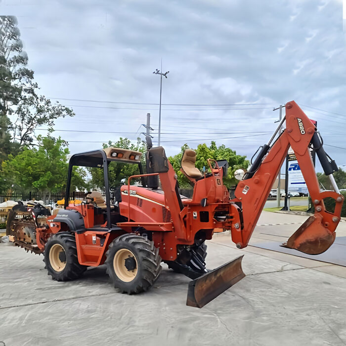 جرار Ditch Witch RT95